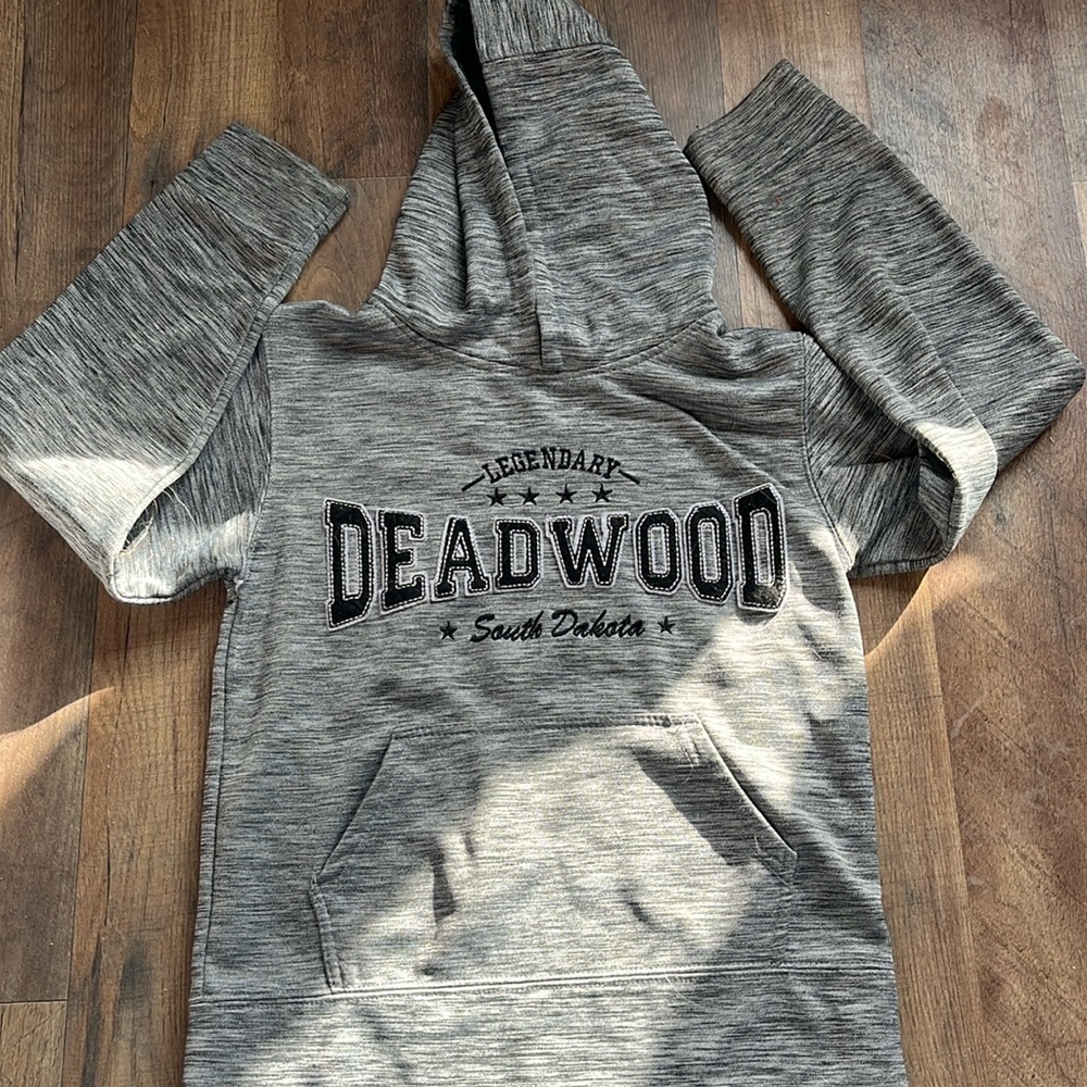4/$20🥳 Deadwood South Dakota hoodie youth size S (6-8)